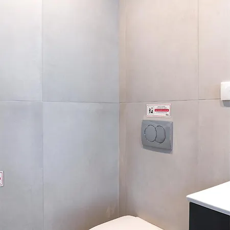 Ermou 55 Hive 3 * سالونيك