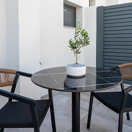 Ermou 55 Hive 3 سالونيك